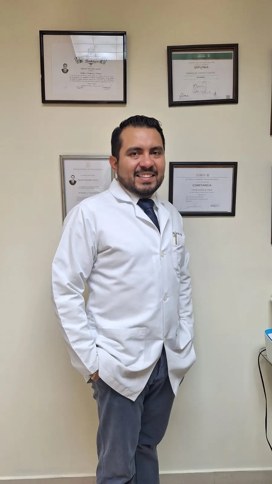 Dr. Manuel González García