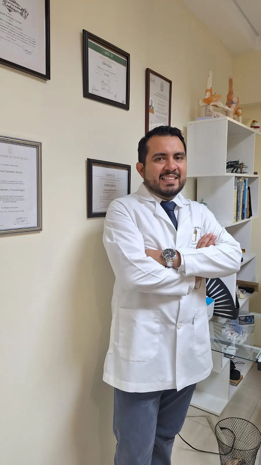 Dr. Manuel González García